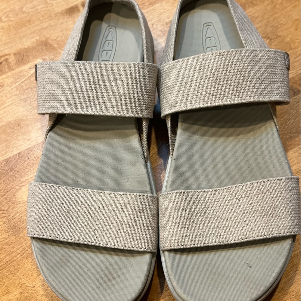 KEEN Elle Backstrap Sandals Size 9 in Natural